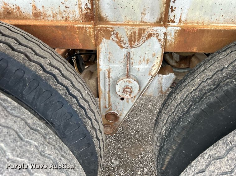 image for item OM9237 1968 Fruehauf TAOF2RDF  tank trailer