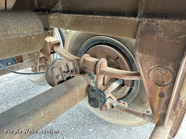 image for item OM9237 1968 Fruehauf TAOF2RDF  tank trailer