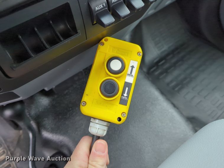 image for item DN3784 2014 Ford F550 Super Duty dump flatbed truck