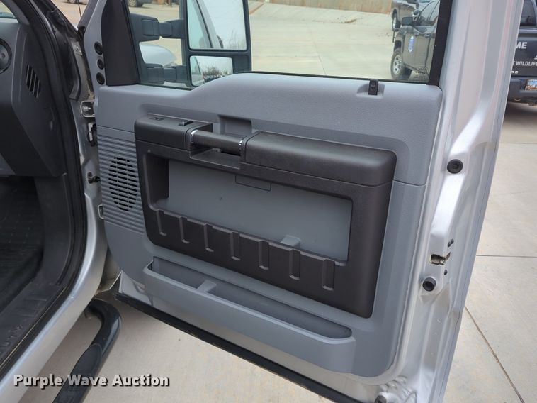 image for item DN3784 2014 Ford F550 Super Duty dump flatbed truck