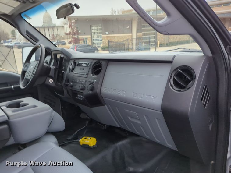 image for item DN3784 2014 Ford F550 Super Duty dump flatbed truck