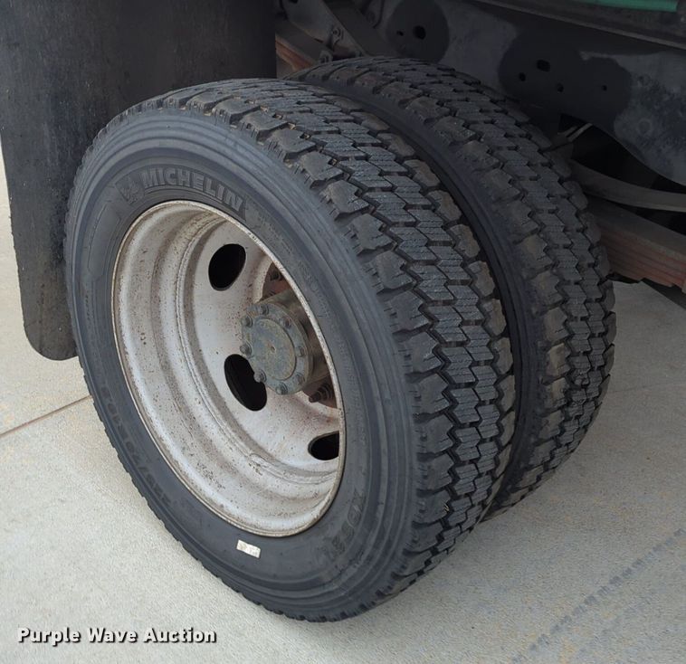 image for item DN3784 2014 Ford F550 Super Duty dump flatbed truck