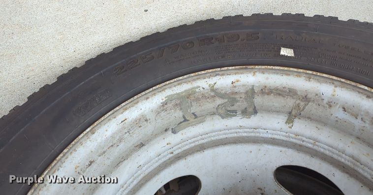 image for item DN3784 2014 Ford F550 Super Duty dump flatbed truck