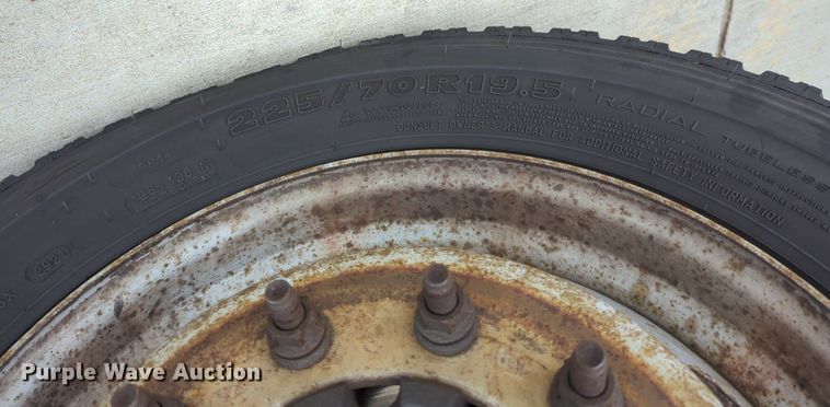 image for item DN3784 2014 Ford F550 Super Duty dump flatbed truck