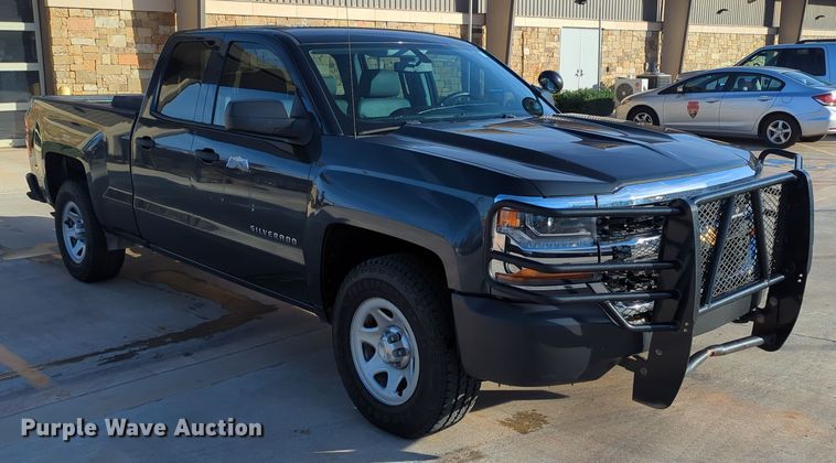 image for item DN3789 2017 Chevrolet Silverado 1500 Double Cab pickup truck