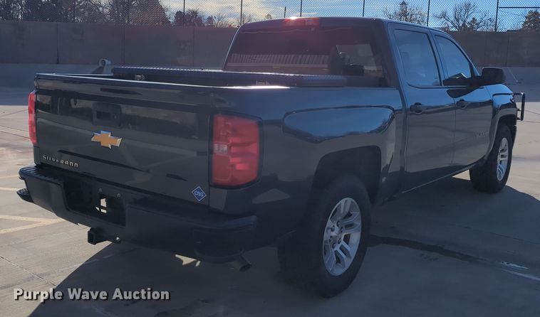 image for item DN3790 2017 Chevrolet Silverado 1500 Crew Cab pickup truck