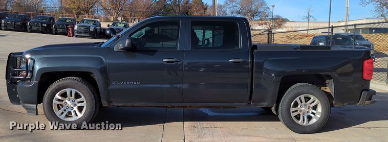 image for item DN3790 2017 Chevrolet Silverado 1500 Crew Cab pickup truck