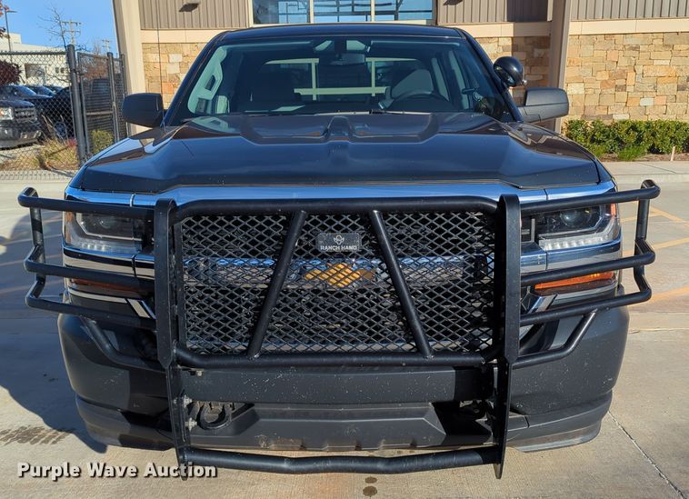 image for item DN3790 2017 Chevrolet Silverado 1500 Crew Cab pickup truck