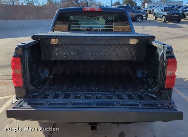 image for item DN3790 2017 Chevrolet Silverado 1500 Crew Cab pickup truck