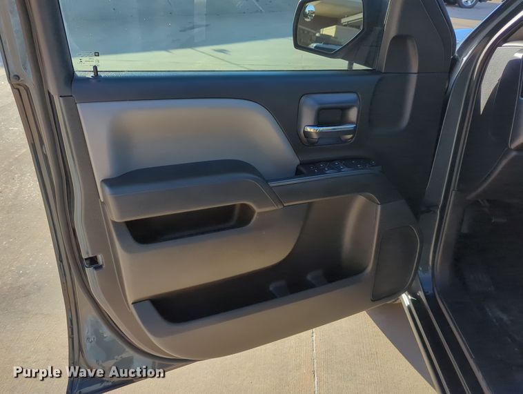 image for item DN3790 2017 Chevrolet Silverado 1500 Crew Cab pickup truck