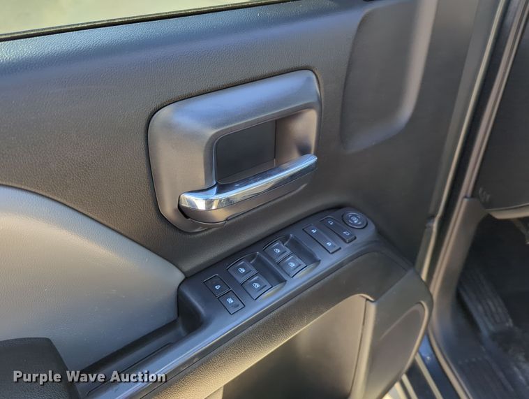 image for item DN3790 2017 Chevrolet Silverado 1500 Crew Cab pickup truck