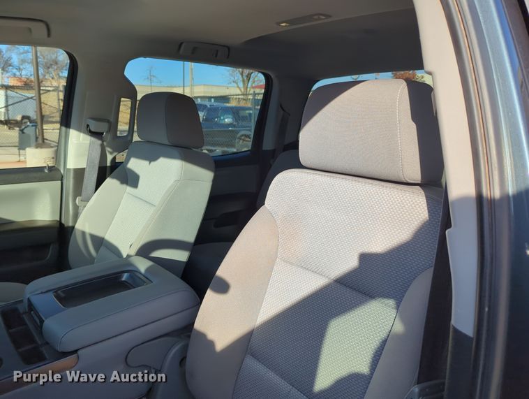 image for item DN3790 2017 Chevrolet Silverado 1500 Crew Cab pickup truck