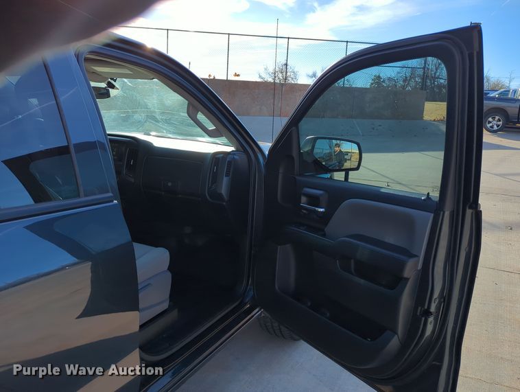 image for item DN3790 2017 Chevrolet Silverado 1500 Crew Cab pickup truck