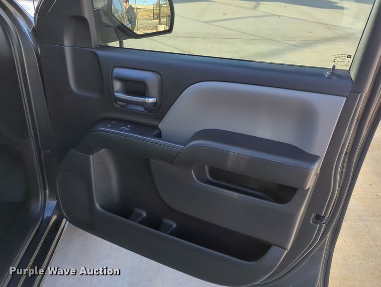 image for item DN3790 2017 Chevrolet Silverado 1500 Crew Cab pickup truck