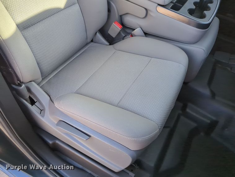 image for item DN3790 2017 Chevrolet Silverado 1500 Crew Cab pickup truck