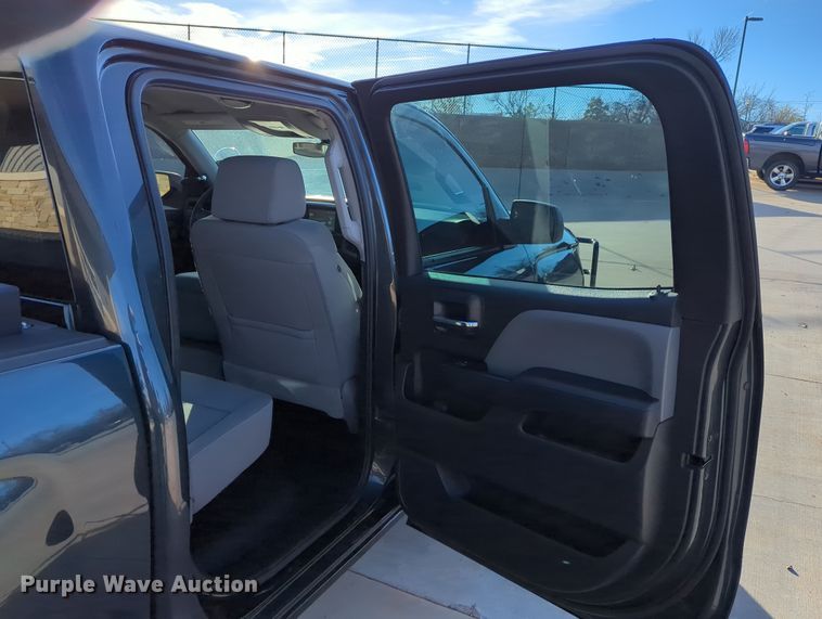 image for item DN3790 2017 Chevrolet Silverado 1500 Crew Cab pickup truck