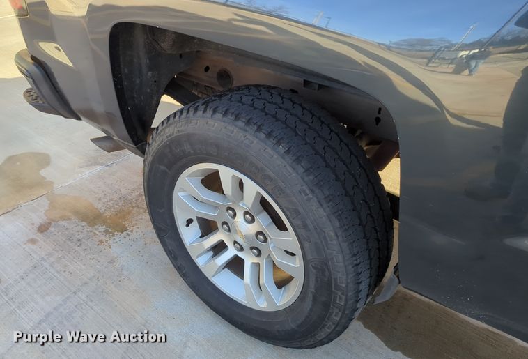 image for item DN3790 2017 Chevrolet Silverado 1500 Crew Cab pickup truck