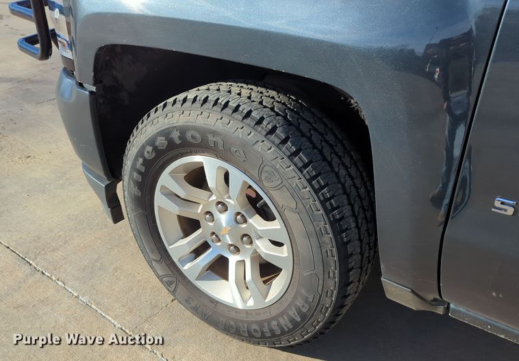 image for item DN3790 2017 Chevrolet Silverado 1500 Crew Cab pickup truck