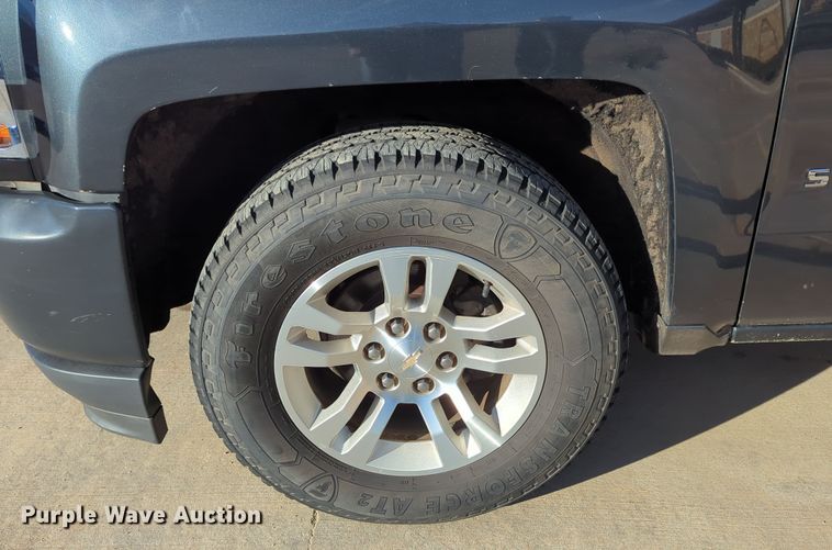 image for item DN3790 2017 Chevrolet Silverado 1500 Crew Cab pickup truck