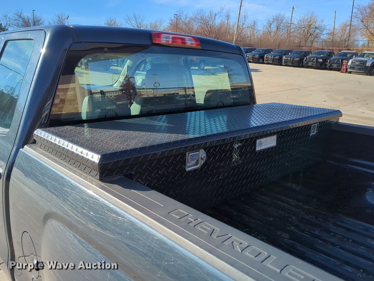 image for item DN3795 2017 Chevrolet Silverado 1500 Double Cab pickup truck