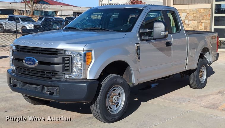 image for item DN3798 2017 Ford F250 Super Duty XL SuperCab pickup truck