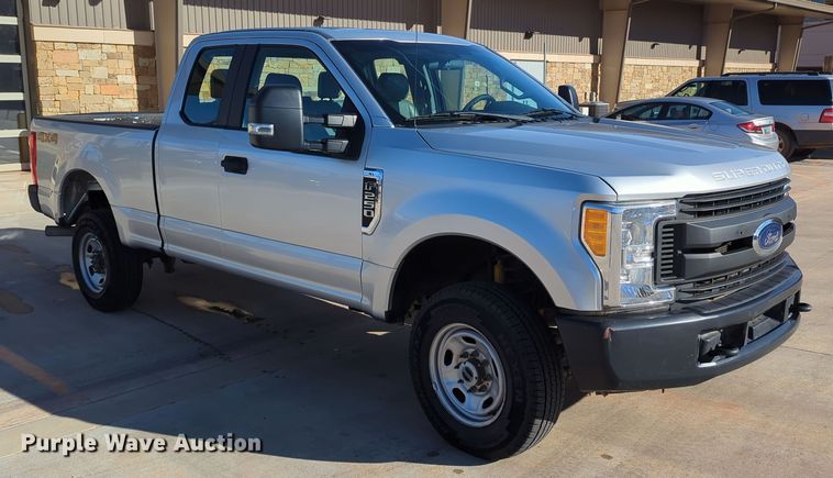 image for item DN3798 2017 Ford F250 Super Duty XL SuperCab pickup truck