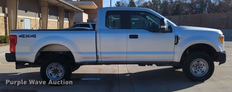 image for item DN3798 2017 Ford F250 Super Duty XL SuperCab pickup truck