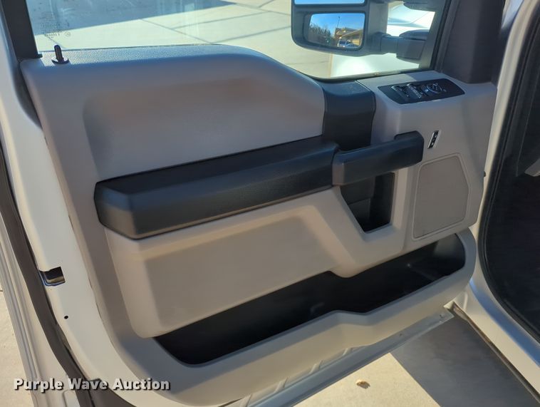 image for item DN3798 2017 Ford F250 Super Duty XL SuperCab pickup truck