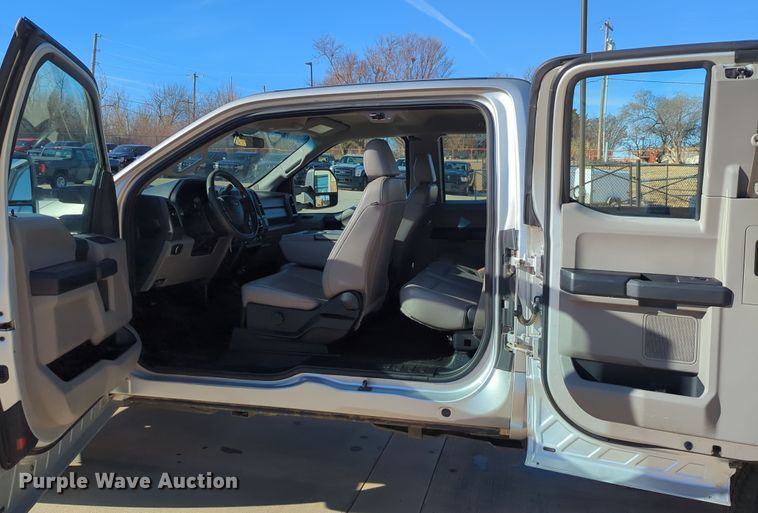 image for item DN3798 2017 Ford F250 Super Duty XL SuperCab pickup truck