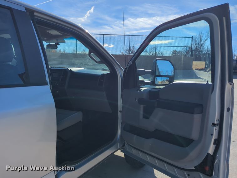 image for item DN3798 2017 Ford F250 Super Duty XL SuperCab pickup truck