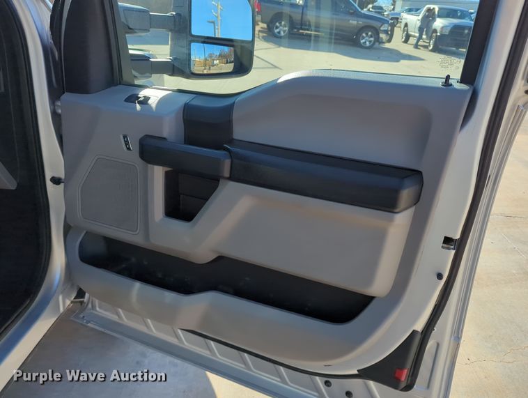 image for item DN3798 2017 Ford F250 Super Duty XL SuperCab pickup truck