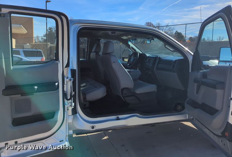 image for item DN3798 2017 Ford F250 Super Duty XL SuperCab pickup truck