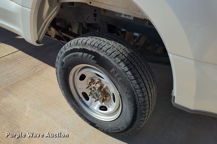 image for item DN3798 2017 Ford F250 Super Duty XL SuperCab pickup truck