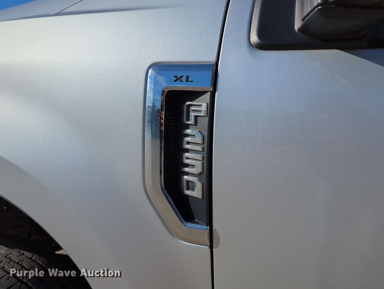 image for item DN3798 2017 Ford F250 Super Duty XL SuperCab pickup truck