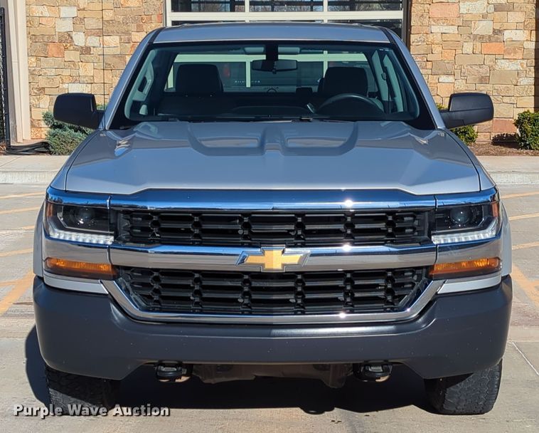 image for item DN3800 2018 Chevrolet Silverado 1500 Double Cab pickup truck