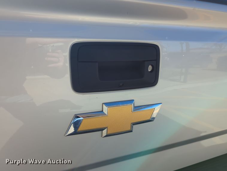 image for item DN3800 2018 Chevrolet Silverado 1500 Double Cab pickup truck