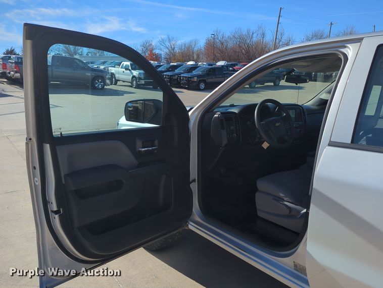 image for item DN3800 2018 Chevrolet Silverado 1500 Double Cab pickup truck