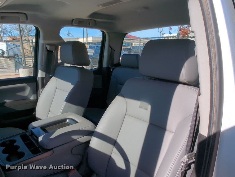 image for item DN3800 2018 Chevrolet Silverado 1500 Double Cab pickup truck