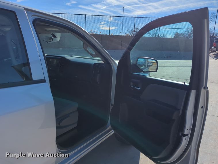 image for item DN3800 2018 Chevrolet Silverado 1500 Double Cab pickup truck