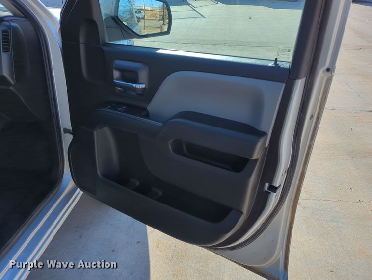 image for item DN3800 2018 Chevrolet Silverado 1500 Double Cab pickup truck