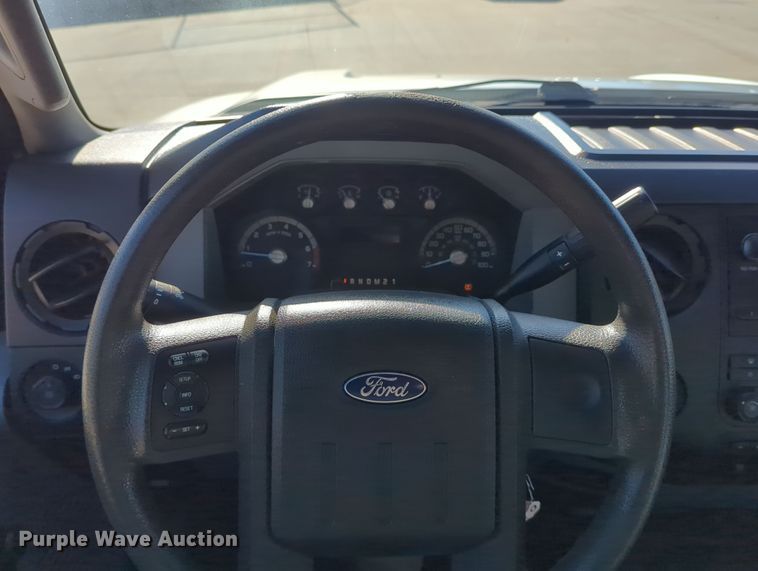 image for item DN3805 2012 Ford F250 Super Duty XL pickup truck