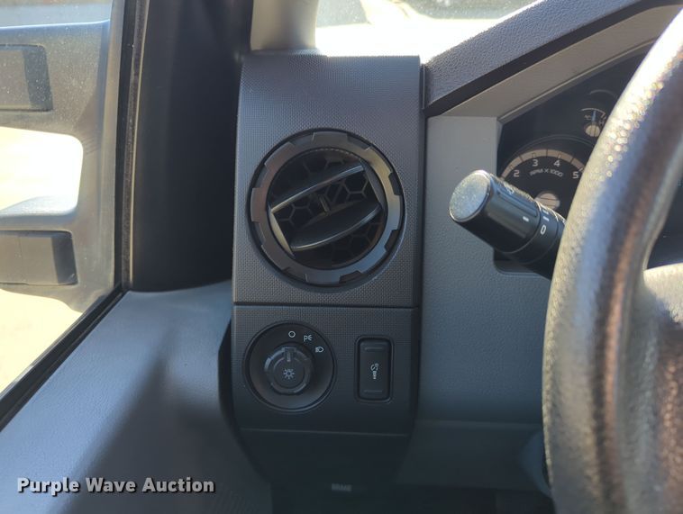 image for item DN3805 2012 Ford F250 Super Duty XL pickup truck