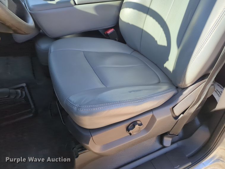 image for item DN3805 2012 Ford F250 Super Duty XL pickup truck