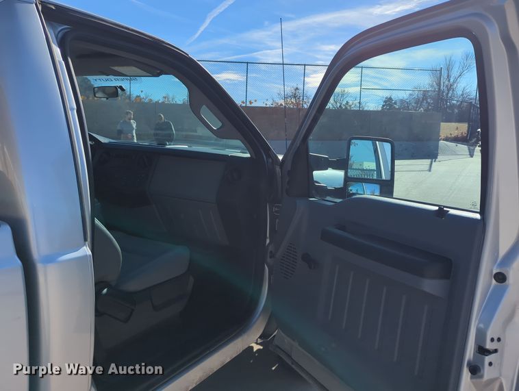 image for item DN3805 2012 Ford F250 Super Duty XL pickup truck