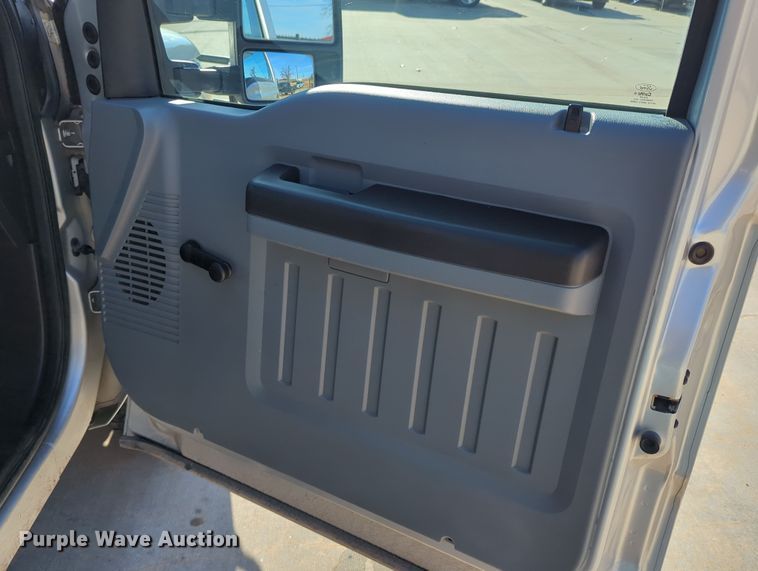 image for item DN3805 2012 Ford F250 Super Duty XL pickup truck