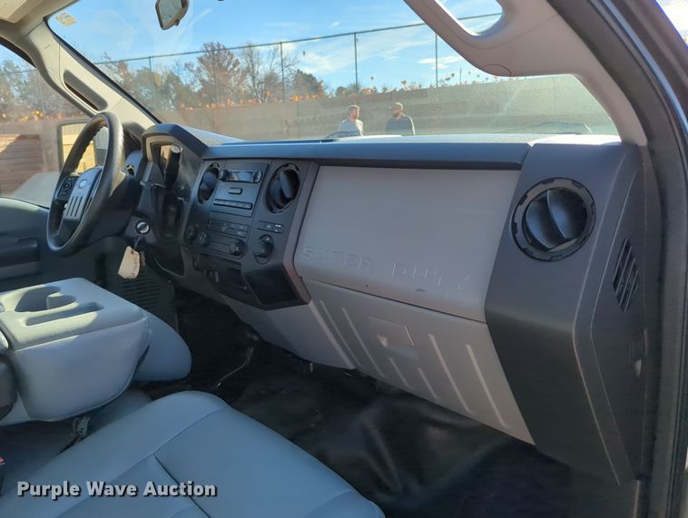 image for item DN3805 2012 Ford F250 Super Duty XL pickup truck