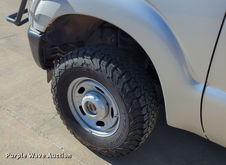 image for item DN3805 2012 Ford F250 Super Duty XL pickup truck