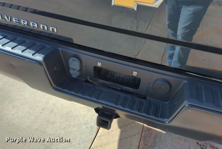 image for item DN3807 2017 Chevrolet Silverado 1500 Double Cab pickup truck