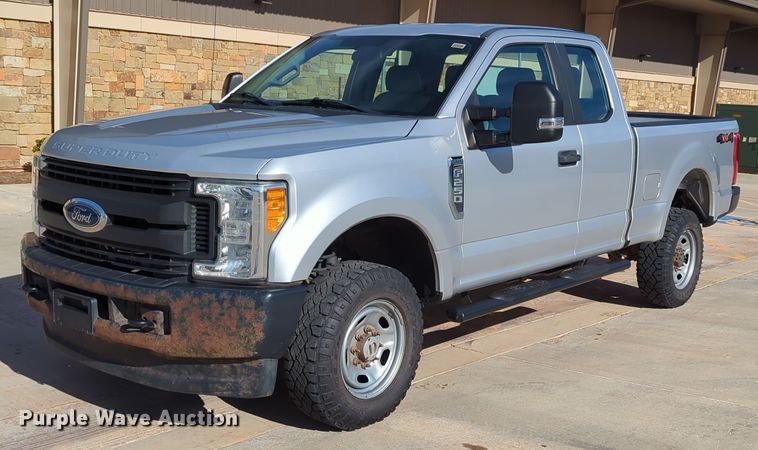 image for item DN3808 2017 Ford F250 Super Duty XL SuperCab pickup truck