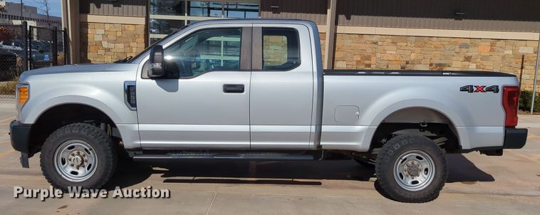 image for item DN3808 2017 Ford F250 Super Duty XL SuperCab pickup truck